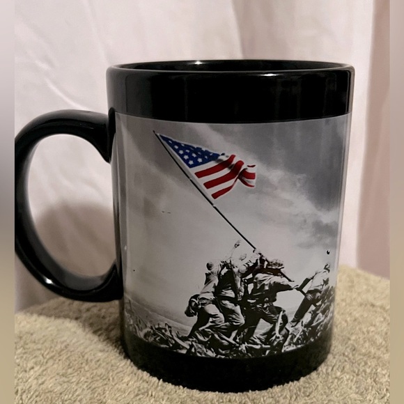 USMC Coffee Mug In Shades Of Black & Gray Battle Of Iwo Jima - Picture 3 of 5
